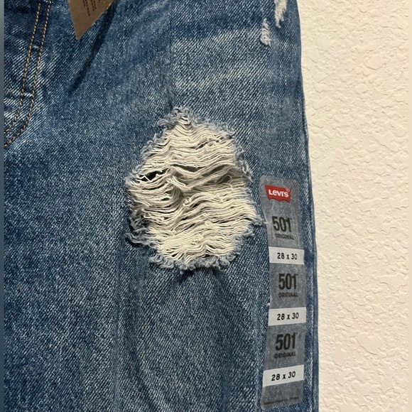 NWT Levi’s Women Original 501 High Waisted Straight Leg Distressed Jeans 28/30 - Picture 5 of 10